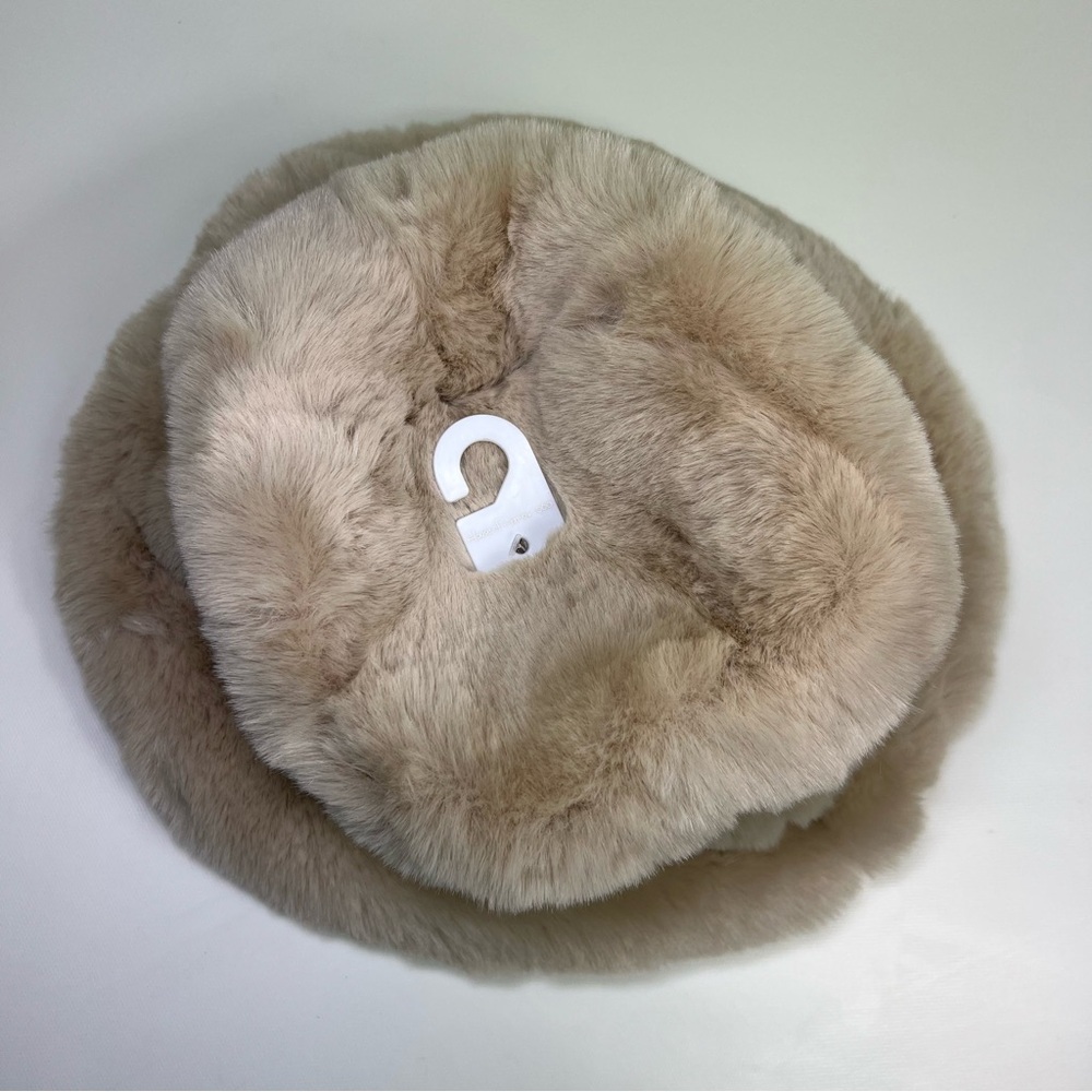 House of Harlow 1960 Faux Fur Bucket Hat NWT - Picture 4 of 4